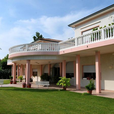 Hotel Stella - Casa Per Ferie Bellaria-Igea Marina Esterno foto