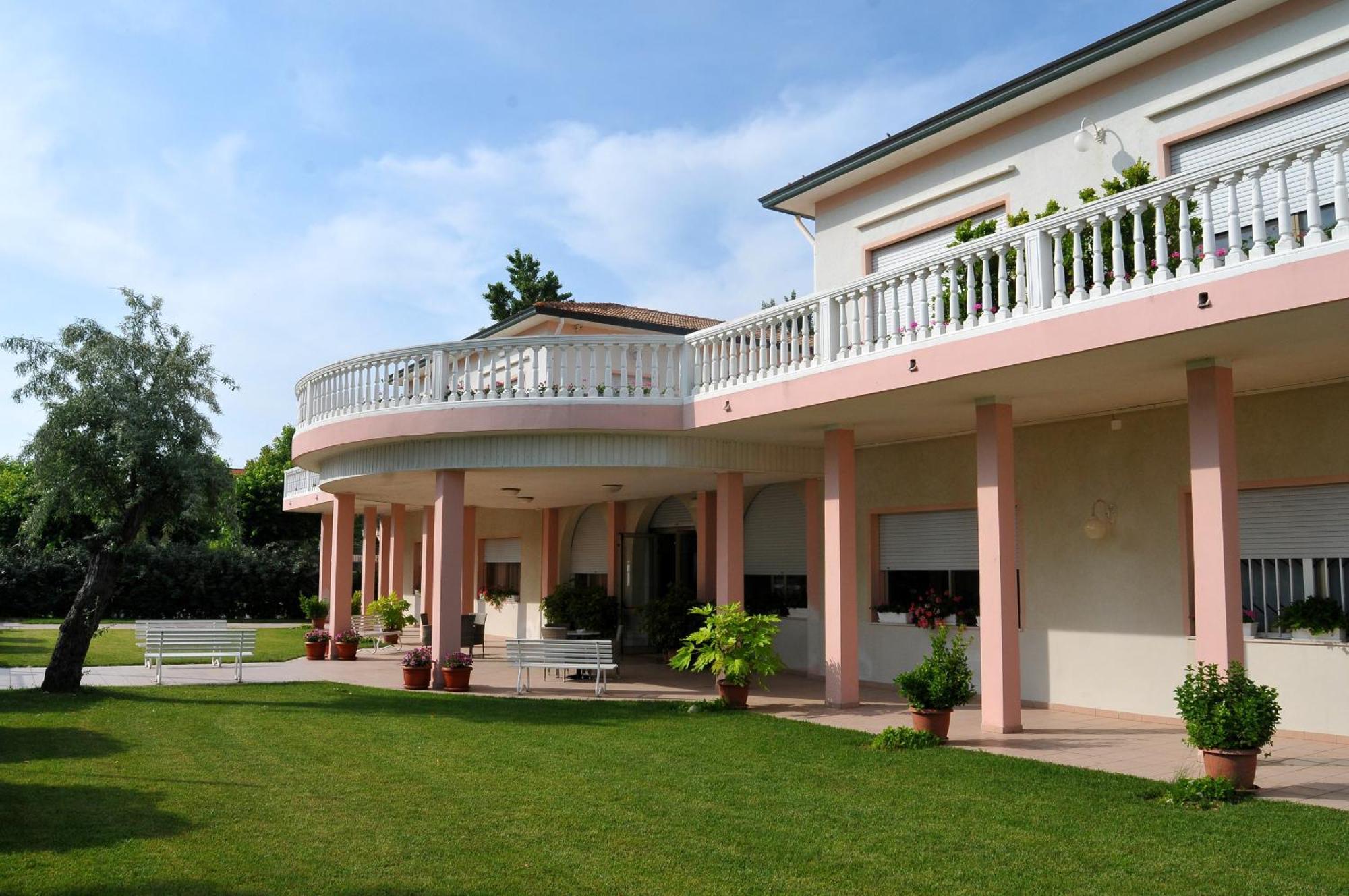 Hotel Stella - Casa Per Ferie Bellaria-Igea Marina Esterno foto