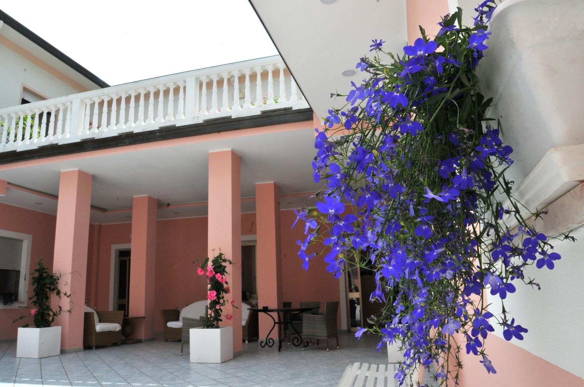 Hotel Stella - Casa Per Ferie Bellaria-Igea Marina Esterno foto